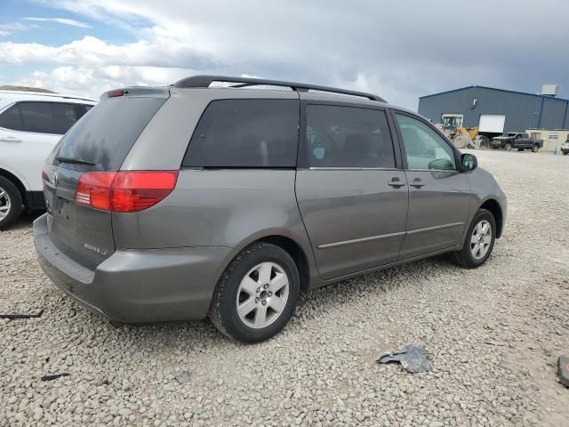 2004 Toyota Sienna CE