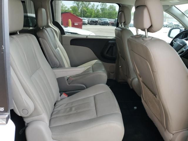 2014 Chrysler Town & Country Touring L