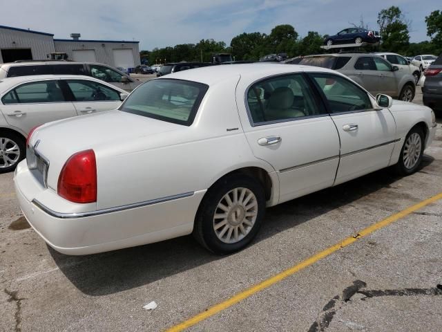 2003 Lincoln Town Car Signature