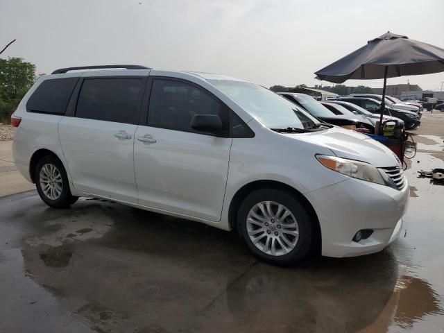 2016 Toyota Sienna XLE