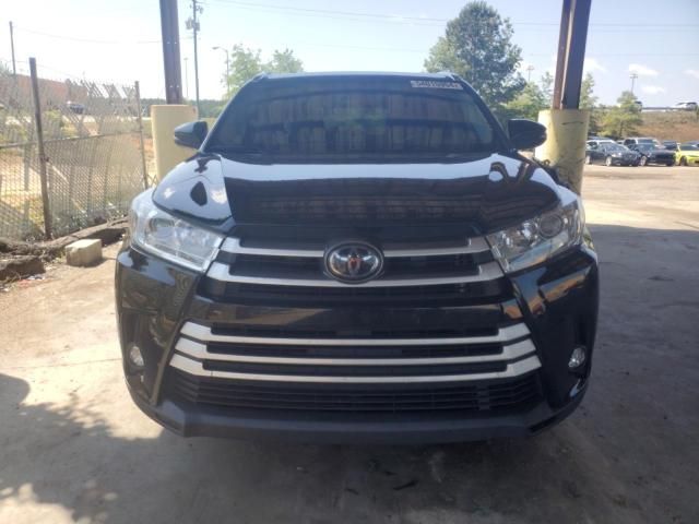 2019 Toyota Highlander SE