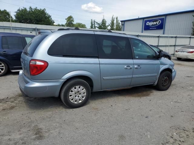 2006 Chrysler Town & Country LX