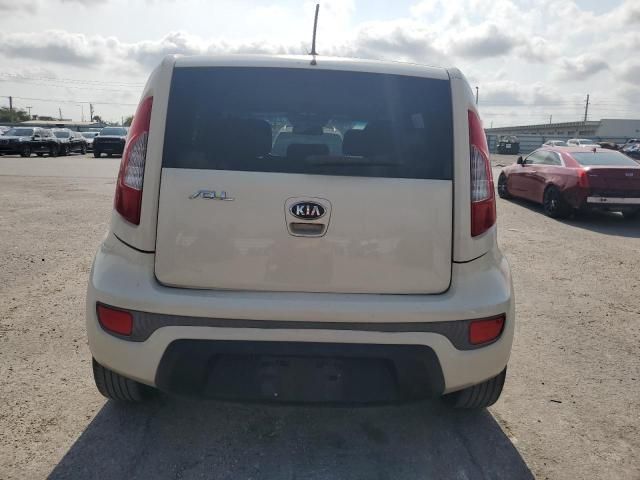 2013 KIA Soul +