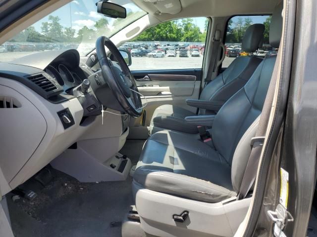 2010 Volkswagen Routan SE