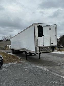 Salvage trucks for sale at Albany, NY auction: 2009 Utility 53X102REEF