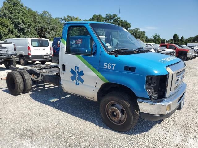 2018 Ford Econoline E350 Super Duty Cutaway Van