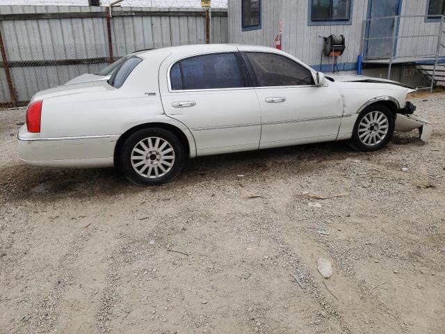 2005 Lincoln Town Car Signature Limited