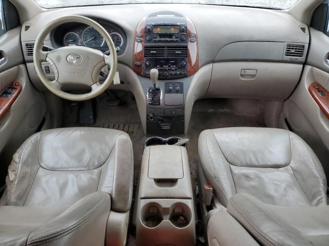 2004 Toyota Sienna XLE