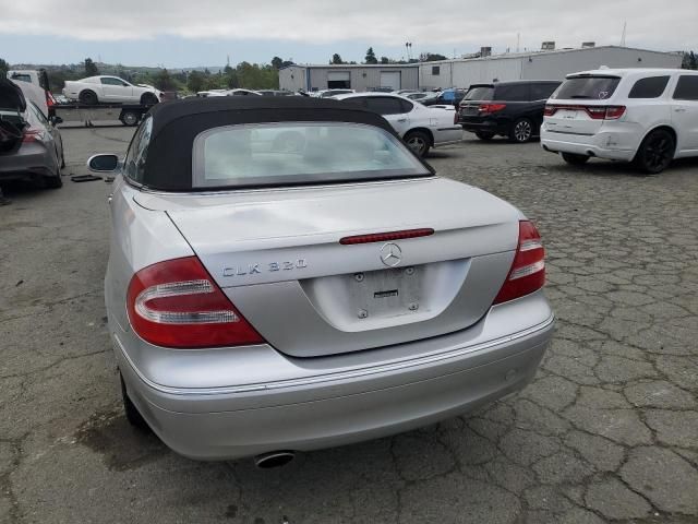 2005 Mercedes-Benz CLK 320