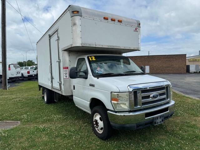 2012 Ford Econoline E450 Super Duty Cutaway Van