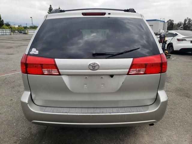 2004 Toyota Sienna XLE