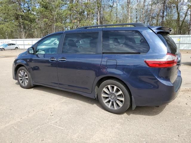 2018 Toyota Sienna XLE