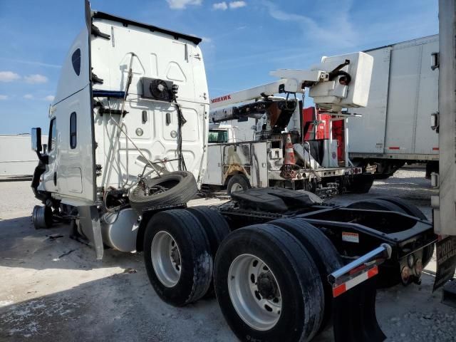 2018 Freightliner Cascadia 125