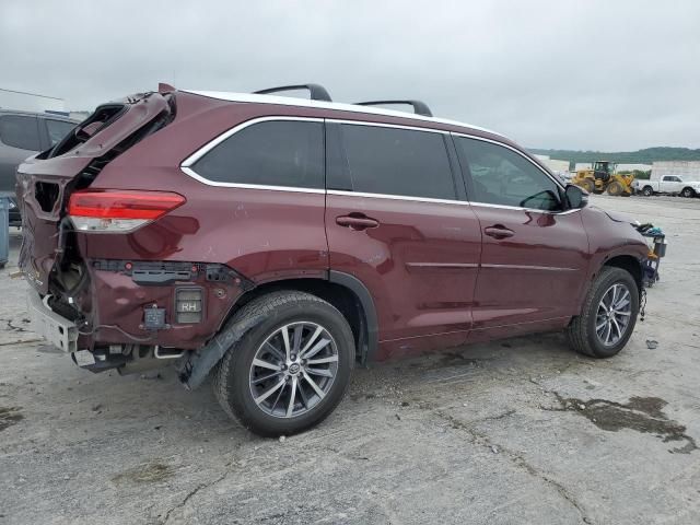 2017 Toyota Highlander SE