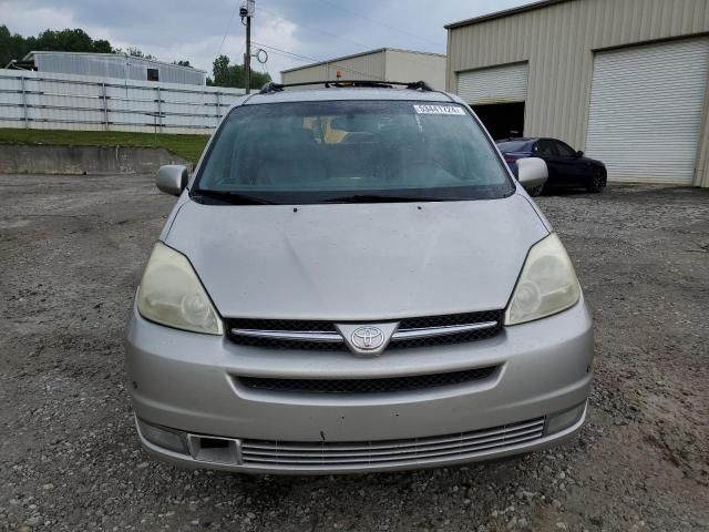 2004 Toyota Sienna XLE