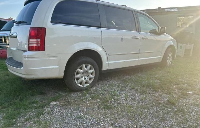 2010 Chrysler Town & Country LX