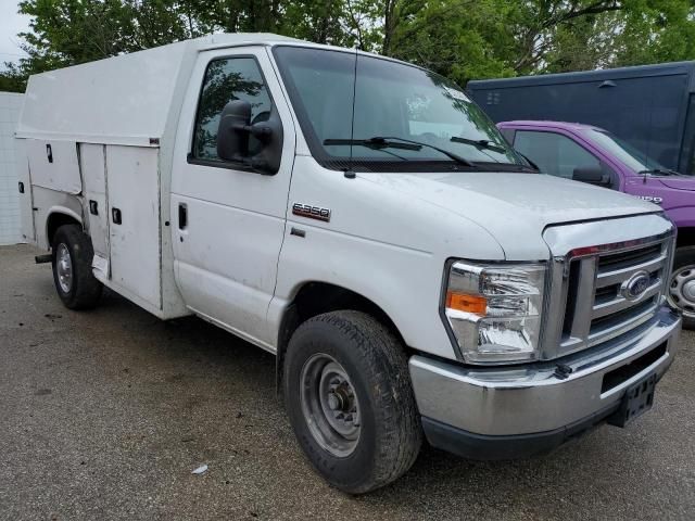 2017 Ford Econoline E350 Super Duty Cutaway Van