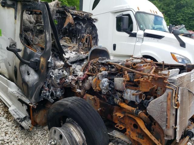 2012 Freightliner Cascadia 125