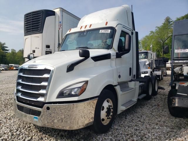 2021 Freightliner Cascadia 126