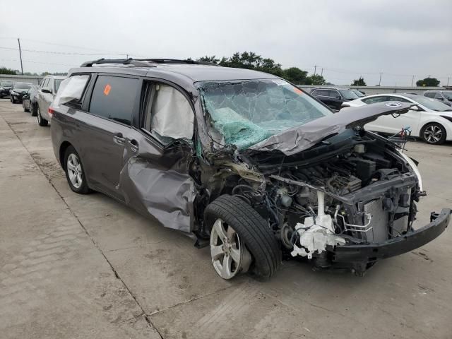 2014 Toyota Sienna LE