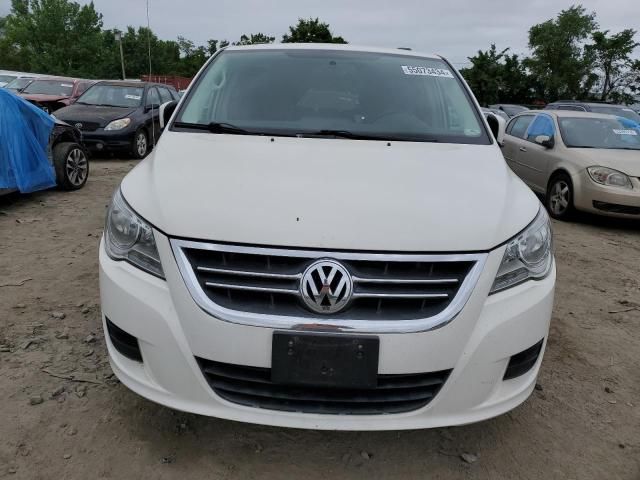 2011 Volkswagen Routan SE