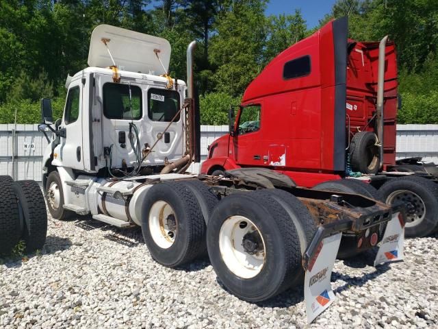 2013 Freightliner Cascadia 113