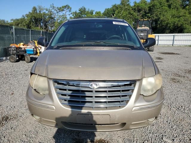 2005 Chrysler Town & Country Touring