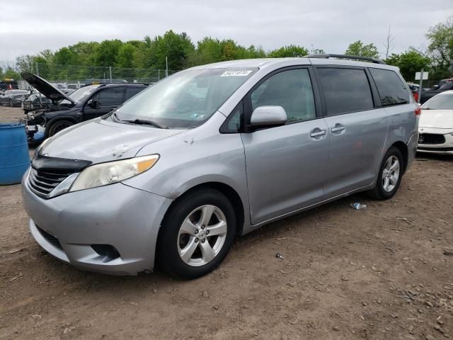 2013 Toyota Sienna LE