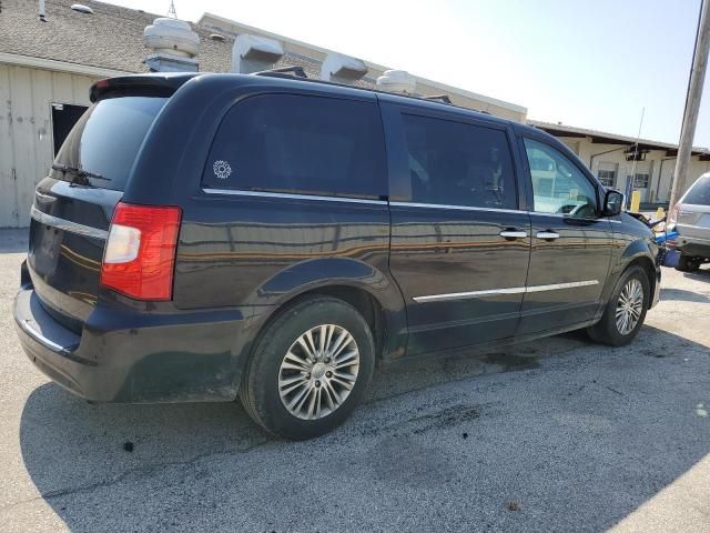 2013 Chrysler Town & Country Touring L