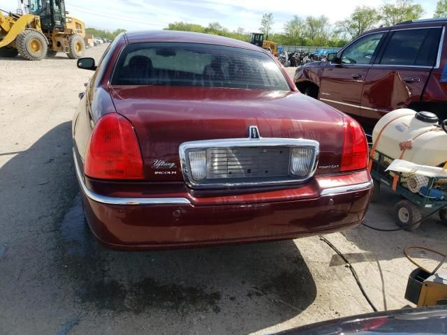 2003 Lincoln Town Car Signature