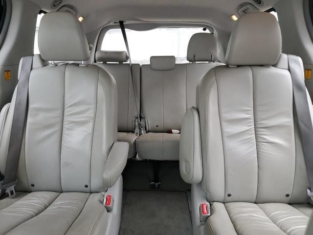 2012 Toyota Sienna XLE