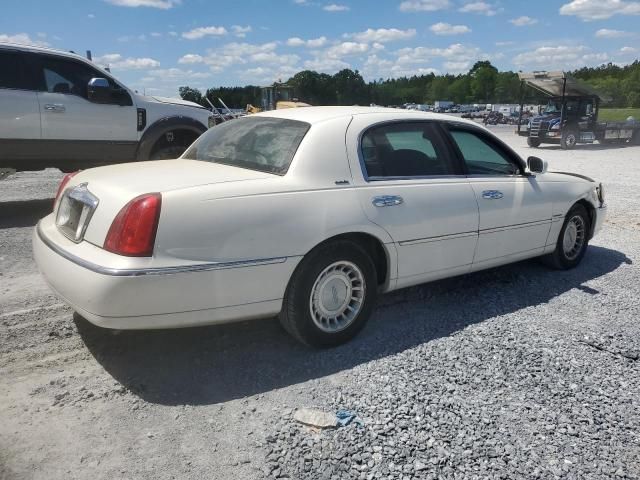 2002 Lincoln Town Car Executive