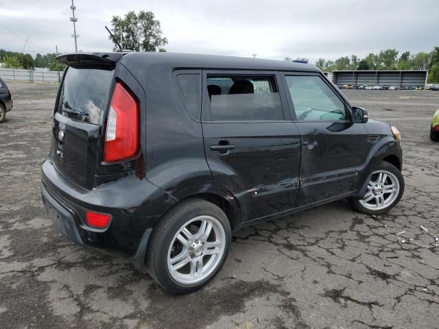 2013 KIA Soul +