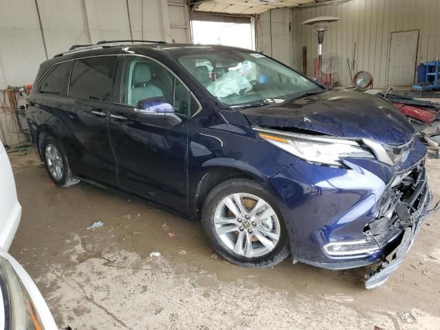 2022 Toyota Sienna Limited