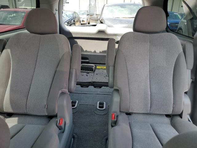 2012 KIA Sedona LX