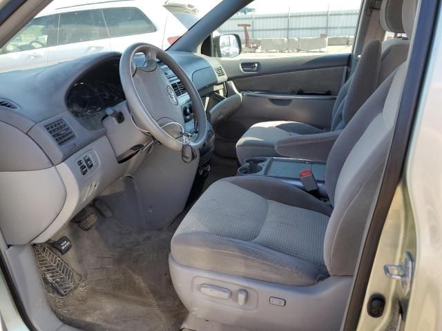 2009 Toyota Sienna CE