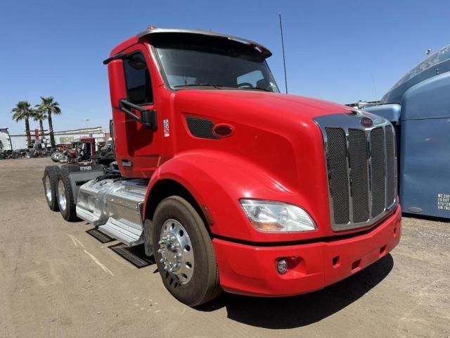 2017 Peterbilt 579