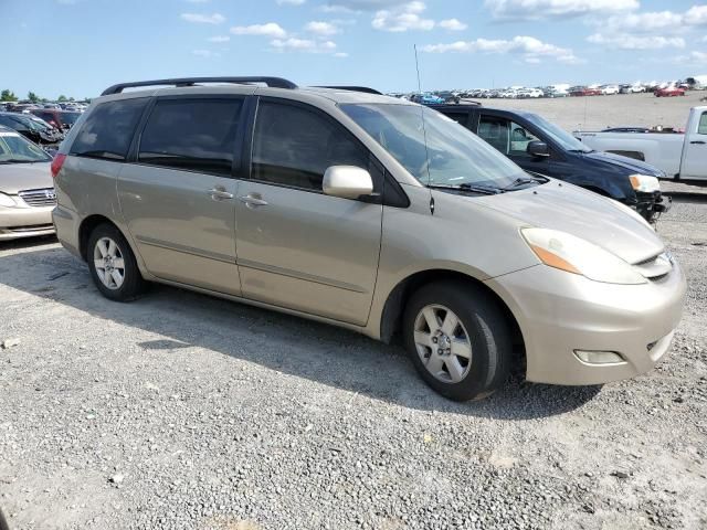 2010 Toyota Sienna XLE