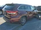 2017 Toyota Highlander SE