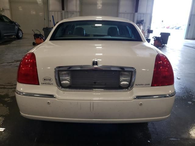 2004 Lincoln Town Car Executive