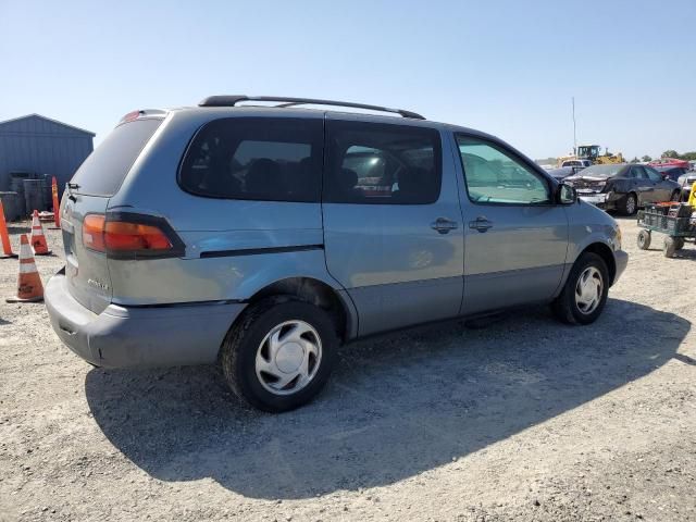 1998 Toyota Sienna LE