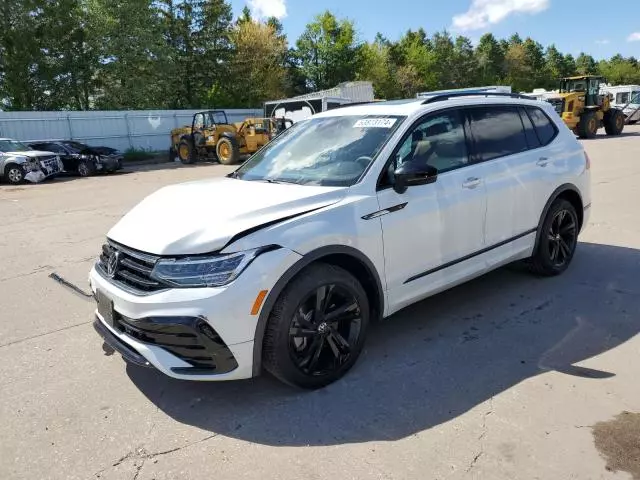 2023 Volkswagen Tiguan SE R-LINE Black