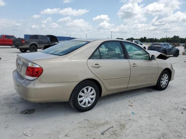 2005 Toyota Camry LE