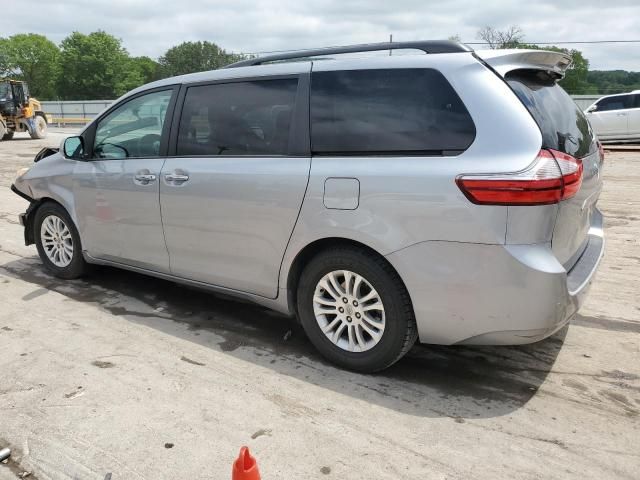 2016 Toyota Sienna XLE