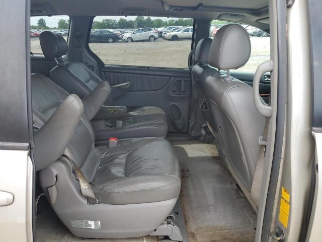 2005 Toyota Sienna XLE