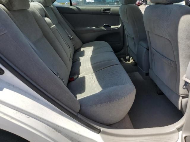 2004 Toyota Camry LE