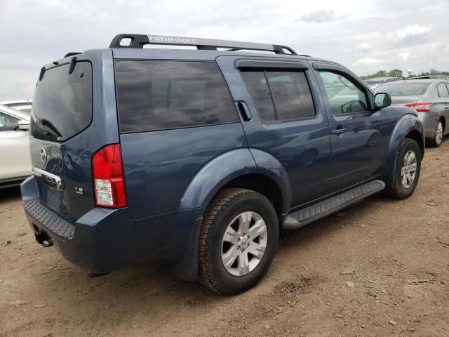 2005 Nissan Pathfinder LE