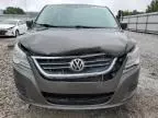 2010 Volkswagen Routan SE