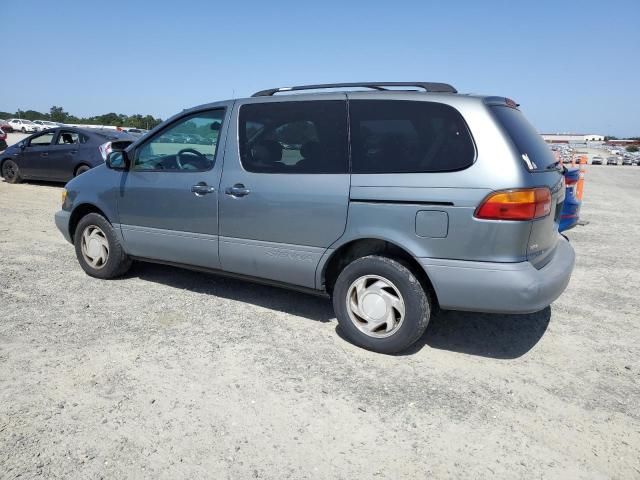 1998 Toyota Sienna LE