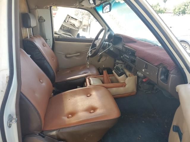 1983 Toyota Pickup / Cab Chassis 1/2 TON DLX